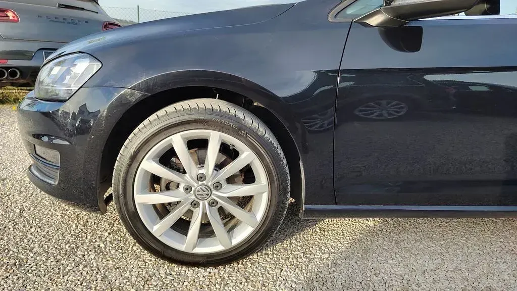 Gebraucht VW Golf VII Highline 125 PS (91 kW) 2016 Schwarz Kombi