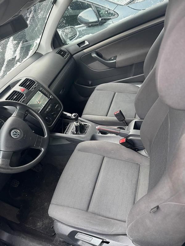 Silber Gebraucht 2005 VW Golf V Kleinwagen | 1.300 € (Superpreis) - Bild 1/4