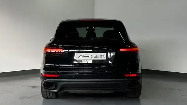 Gebraucht Porsche Cayenne 262 PS (192 kW) 2016 Tiefschwarz SUV