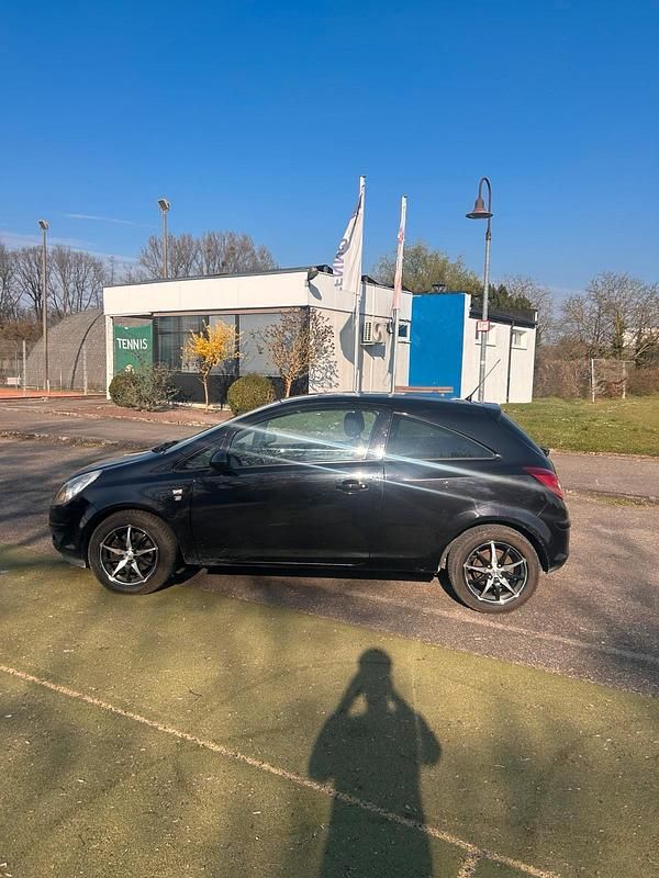 Gebraucht Opel Corsa 90 PS (66 kW) 2010 Schwarz Kleinwagen