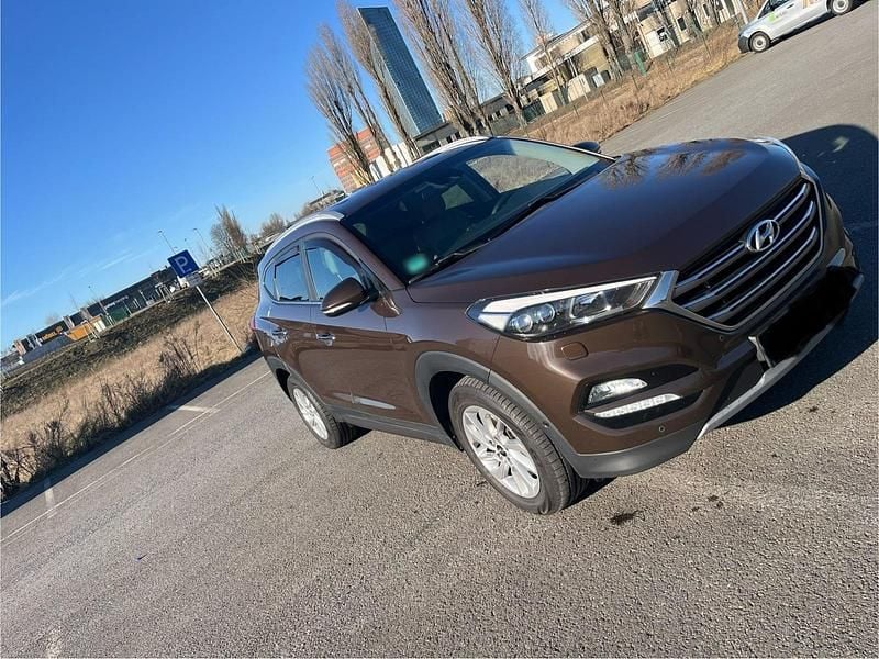 Gebraucht Hyundai Tucson 141 PS (103 kW) 2017 Braun SUV