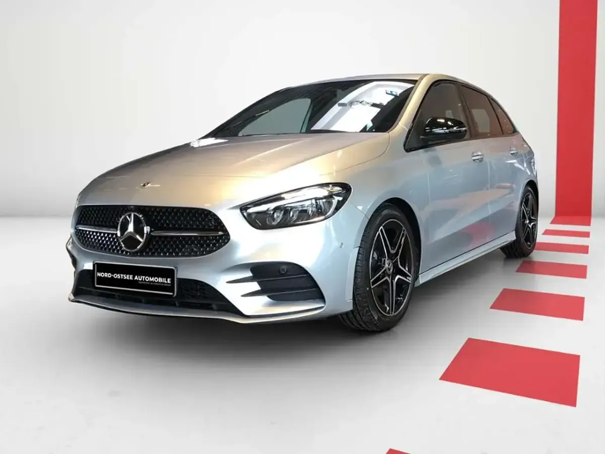 Gebraucht Mercedes B180 AMG 136 PS (100 kW) 2026 Metalliclack hightechsilber Kleinwagen
