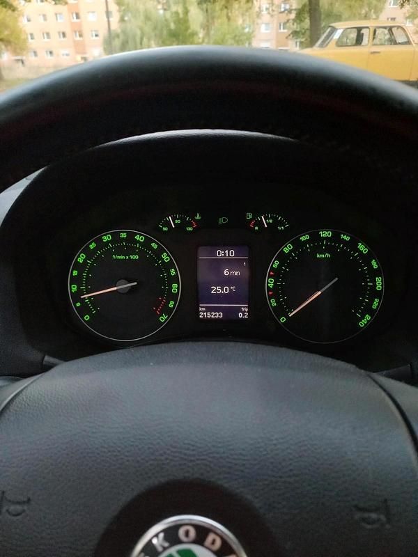 Schwarz Gebraucht 2006 Skoda Octavia Kombi | 1.550 € (Guter Preis) - Bild 1/4