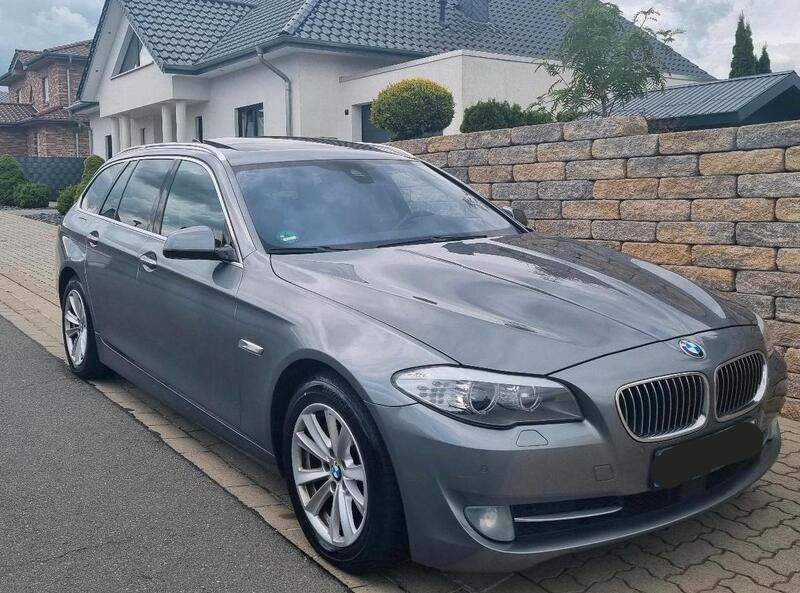 Grau Gebraucht 2012 BMW 530 Comfort Edition Kombi | 11.999 € (Guter Preis) - Bild 1/4