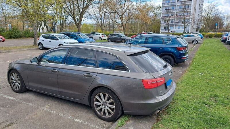 Beige Gebraucht 2012 Audi A6 Ambiente Kombi | 10.111 € (Superpreis) - Bild 1/4