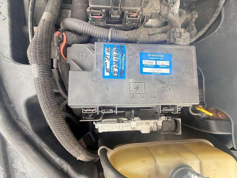 Gebraucht Jeep Cherokee Limited 241 PS (177 kW) 2011 Grau SUV