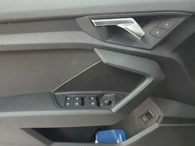 Second-hand Audi A3 Advanced 200 CP (147 kW) 2022 Gri Berlinǎ