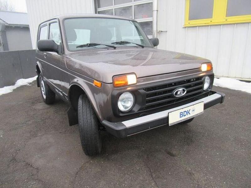 Gebraucht Lada Taiga 85 PS (62 kW) 2018 Grün SUV