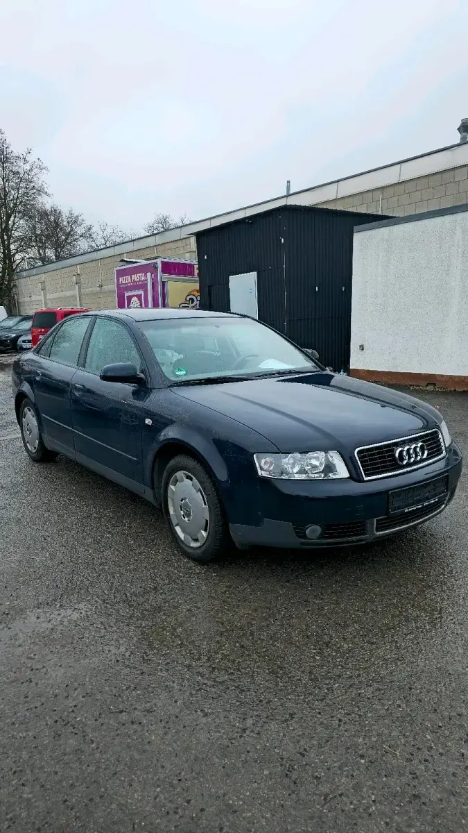 Gebraucht Audi A4 101 PS (74 kW) 2002 Blau Limousine