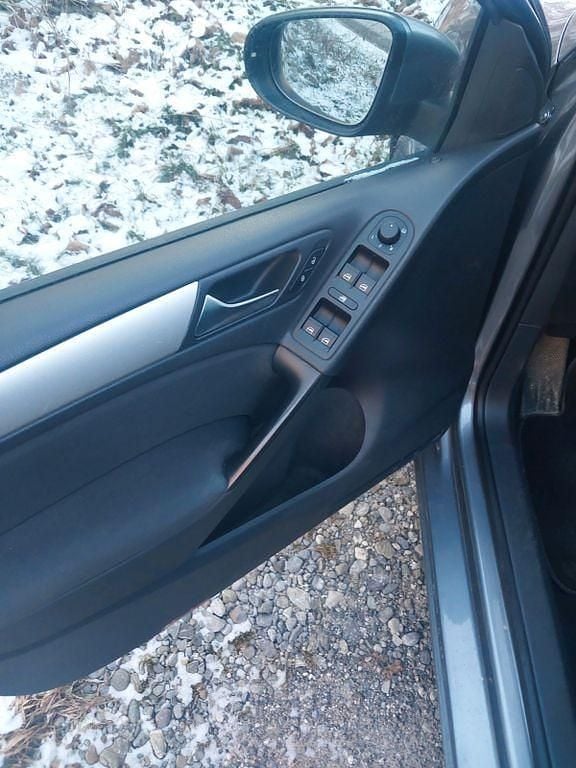 Gebraucht VW Golf VI Team 105 PS (77 kW) 2010 Grau Kleinwagen