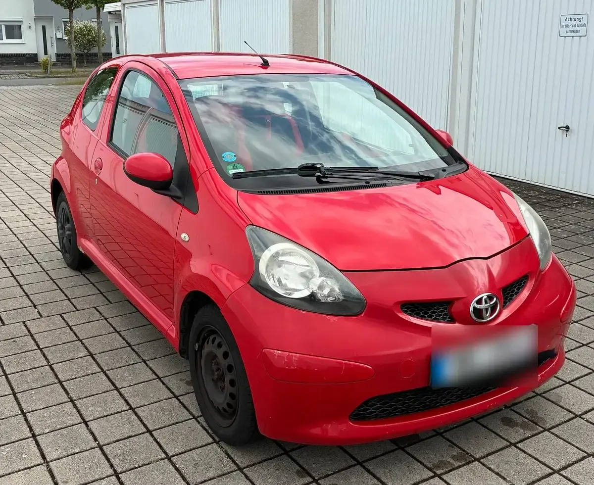 Gebraucht Toyota Aygo 68 PS (50 kW) 2008 Rot Kleinwagen