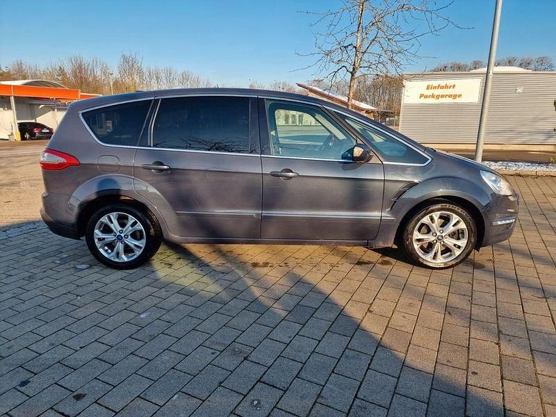 Gebraucht Ford S-MAX Titanium 163 PS (119 kW) 2013 Grau Van / Kleinbus