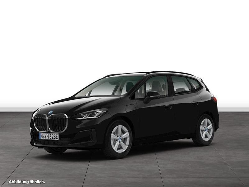 Schwarz Gebraucht 2024 BMW 230e Active Tourer Luxury Line Van / Kleinbus | 43.504 € (Guter Preis) - Bild 1/2