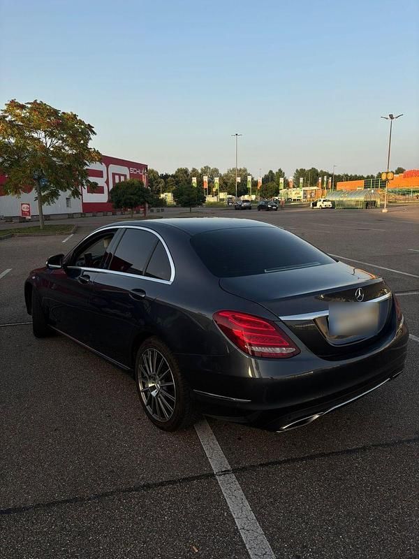 Grau Gebraucht 2014 Mercedes C250 Avantgarde Limousine | 18.998 € (Fairer Preis) - Bild 1/4
