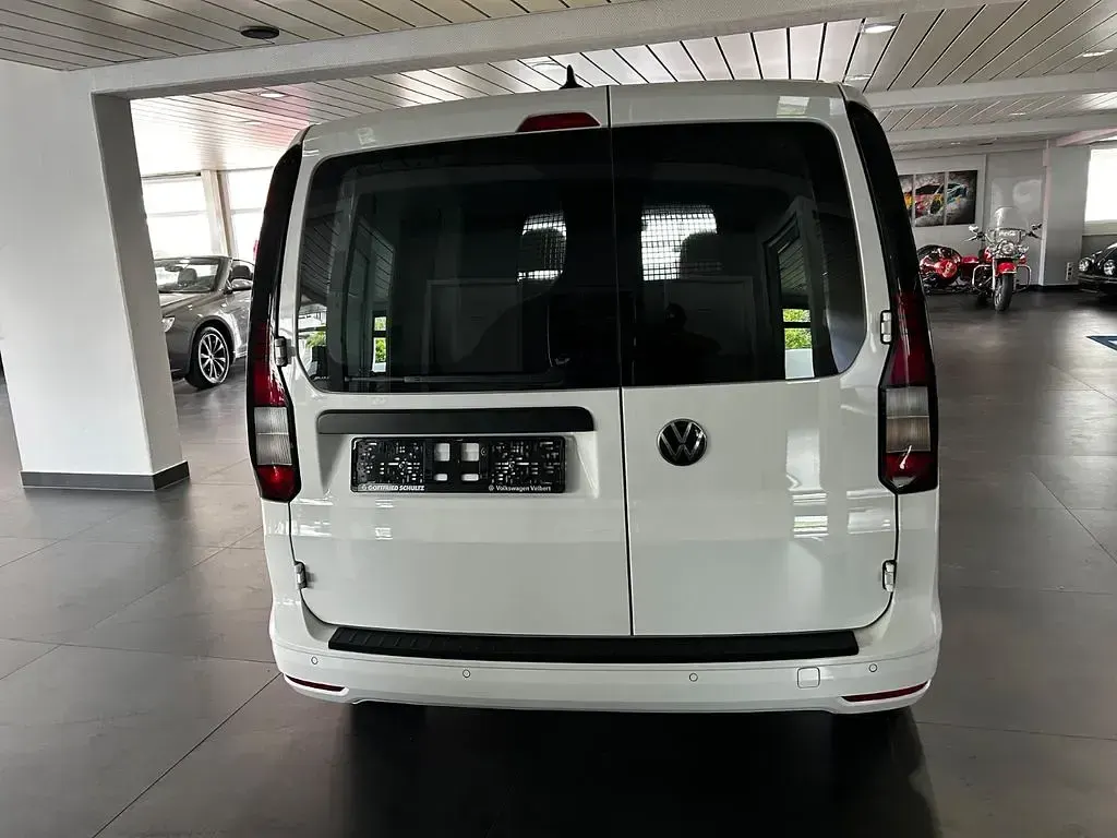 Gebraucht VW Caddy 102 PS (75 kW) 2023 Weiß Van / Kleinbus