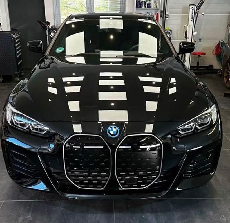 Schwarz Gebraucht 2022 BMW i4 M Sport Limousine | 38.900 € (Fairer Preis) - Bild 1/4