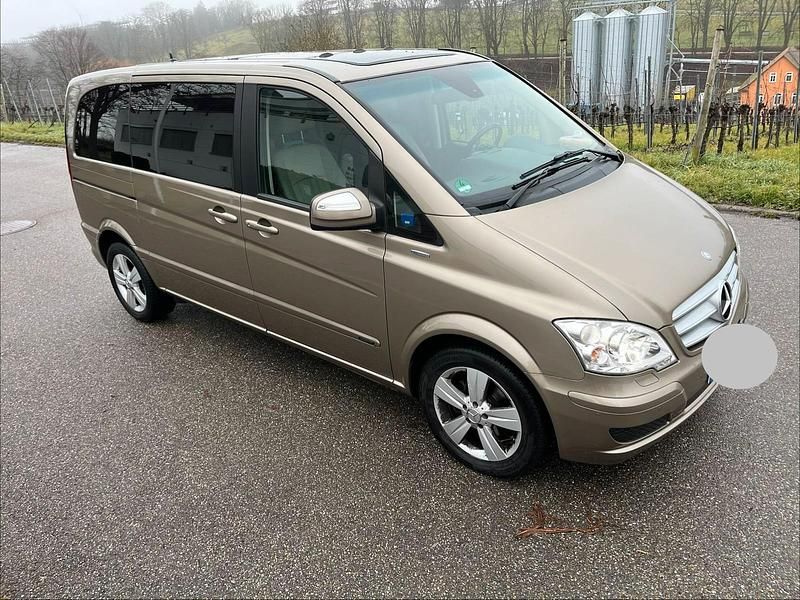 Andere farben Gebraucht 2011 Mercedes Viano Van / Kleinbus | 19.650 € (Teuer) - Bild 1/4