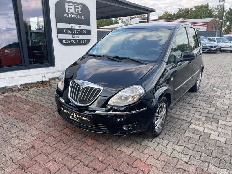 Schwarz Gebraucht 2010 Lancia Musa Van / Kleinbus | 3.999 € (Guter Preis) - Bild 1/4
