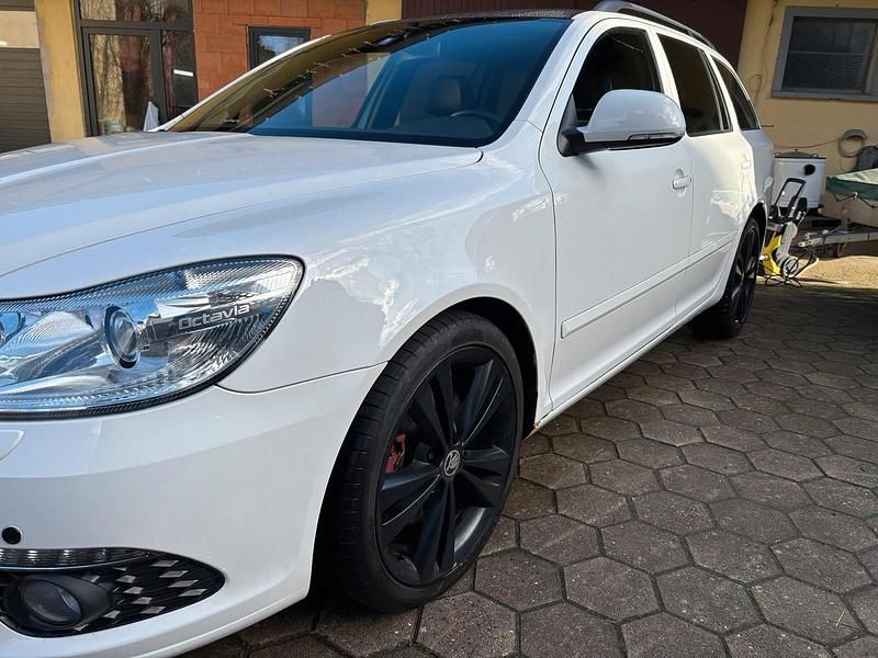 Gebraucht Skoda Octavia RS 200 PS (147 kW) 2011 Kombi