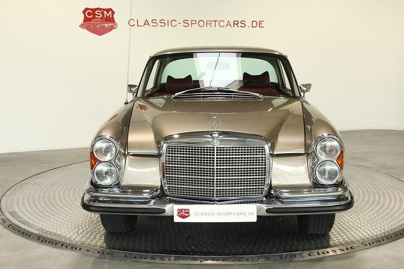 Beige Gebraucht 1970 Mercedes W111 SE Limousine | 118.000 € - Bild 1/4