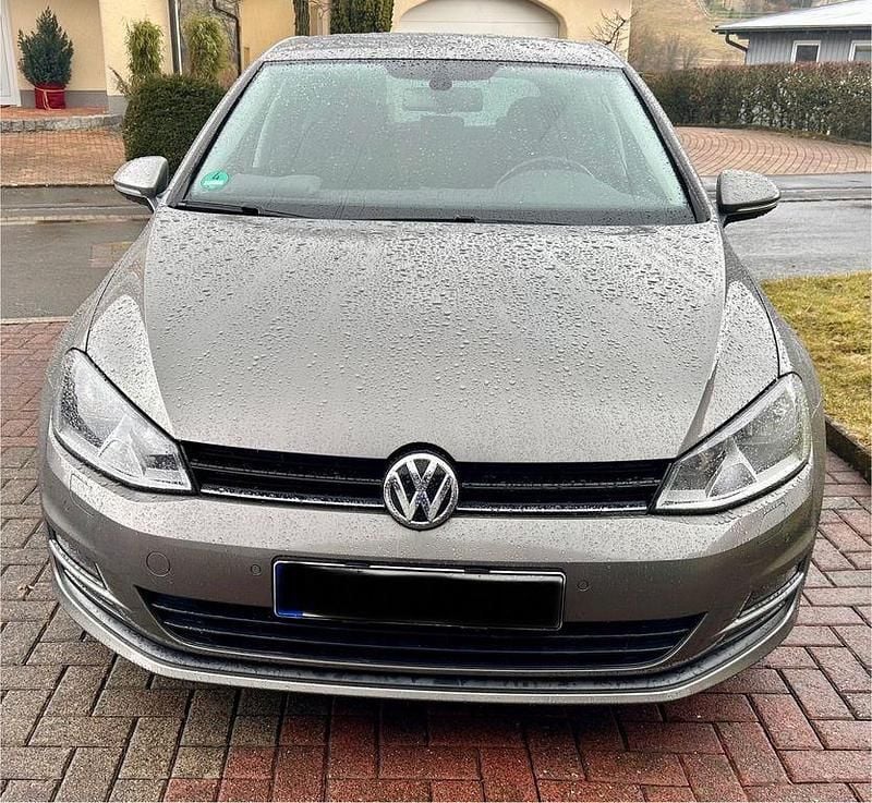 Grau Gebraucht 2014 VW Golf VII Cup Limousine | 11.000 € (Etwas zu teuer) - Bild 1/4
