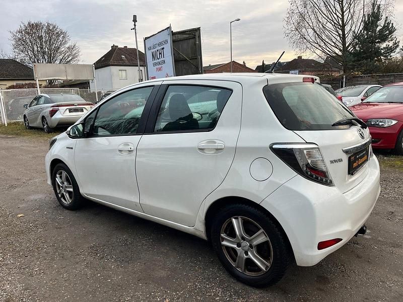 Gebraucht Toyota Yaris Hybrid Comfort 75 PS (55 kW) 2012 Weiß Kleinwagen
