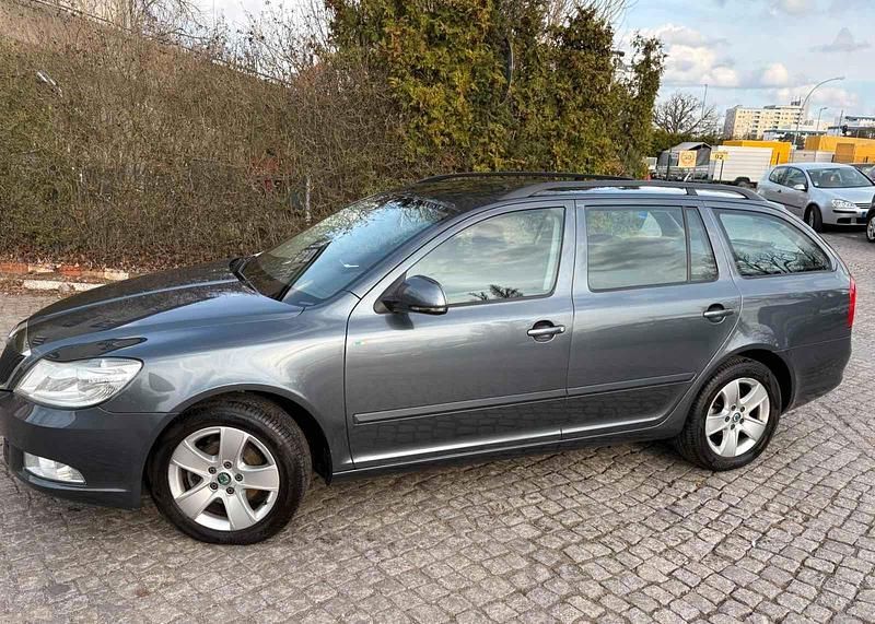 Gebraucht Skoda Octavia 122 PS (89 kW) 2009 Silber Kombi