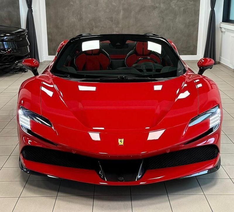 Rot Gebraucht 2023 Ferrari SF90 Cabrio | 435.000 € - Bild 1/4