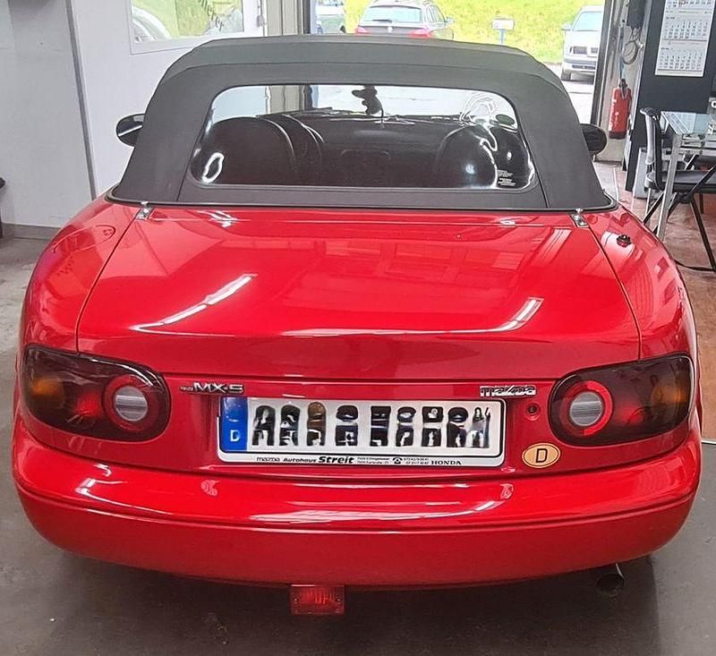 Gebraucht Mazda MX5 116 PS (85 kW) 1990 Rot Cabrio