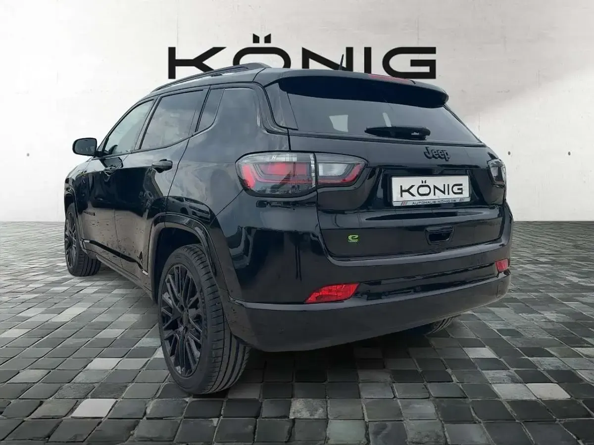 Gebraucht Jeep Compass 131 PS (96 kW) 2024 Solid black SUV