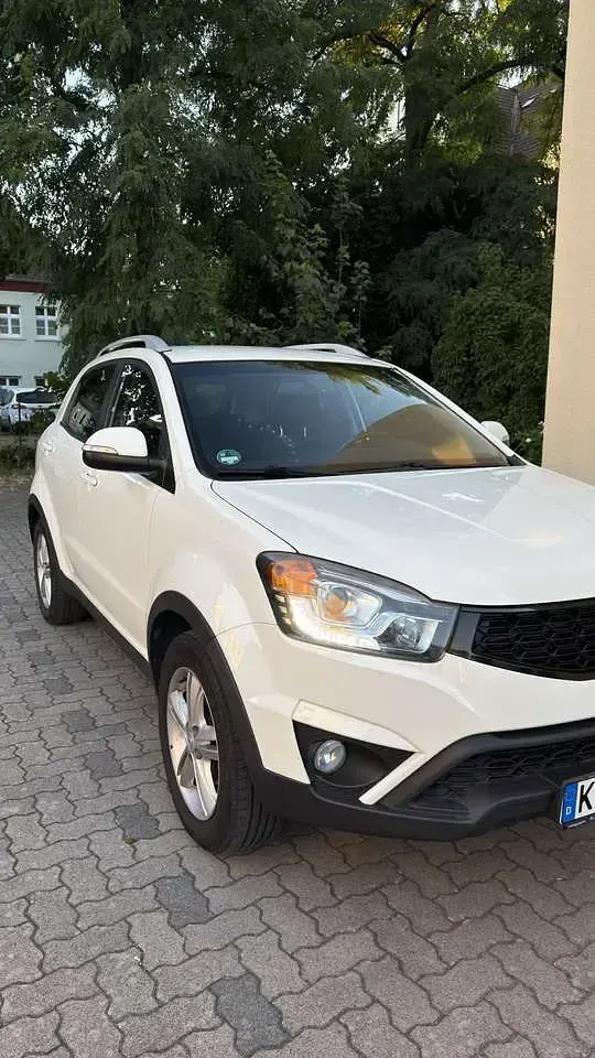 Gebraucht SsangYong Korando Quartz 150 PS (110 kW) 2014 Weiß SUV