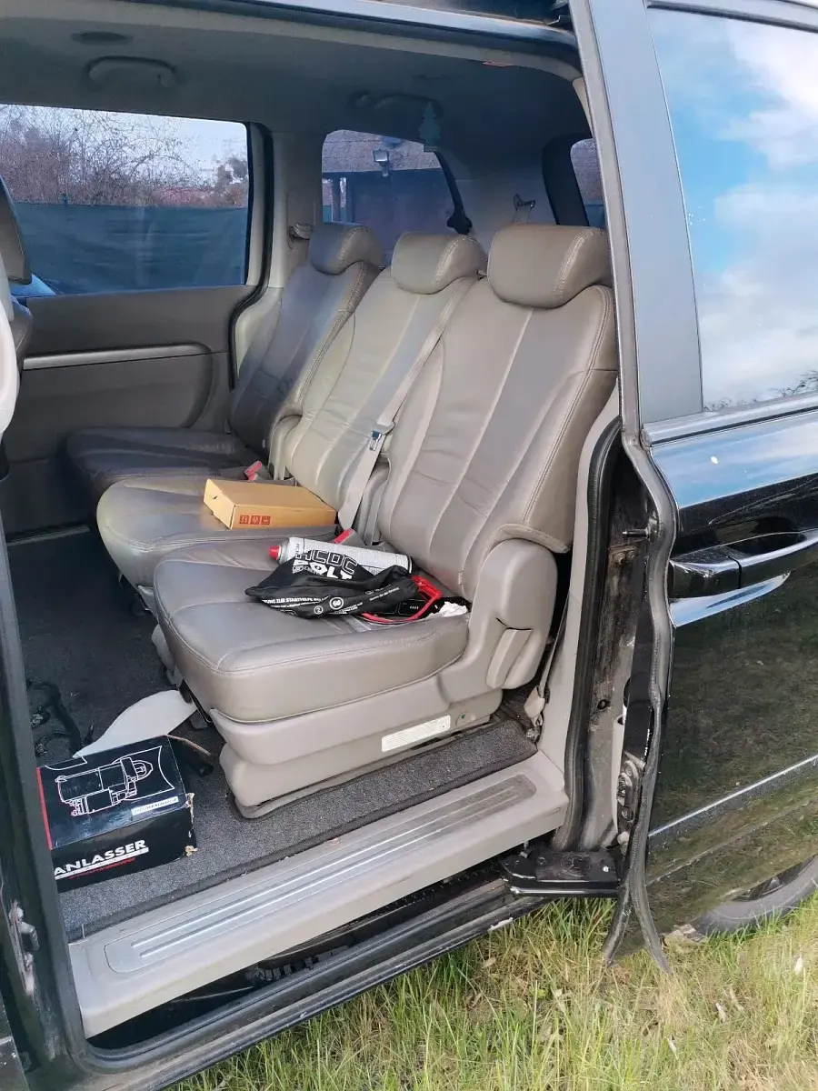 Gebraucht Kia Carnival 2009 Schwarz Van / Kleinbus