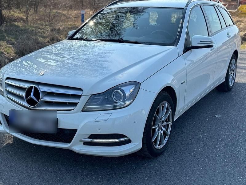 Gebraucht Mercedes C220 170 PS (125 kW) 2011 Weiß Kombi