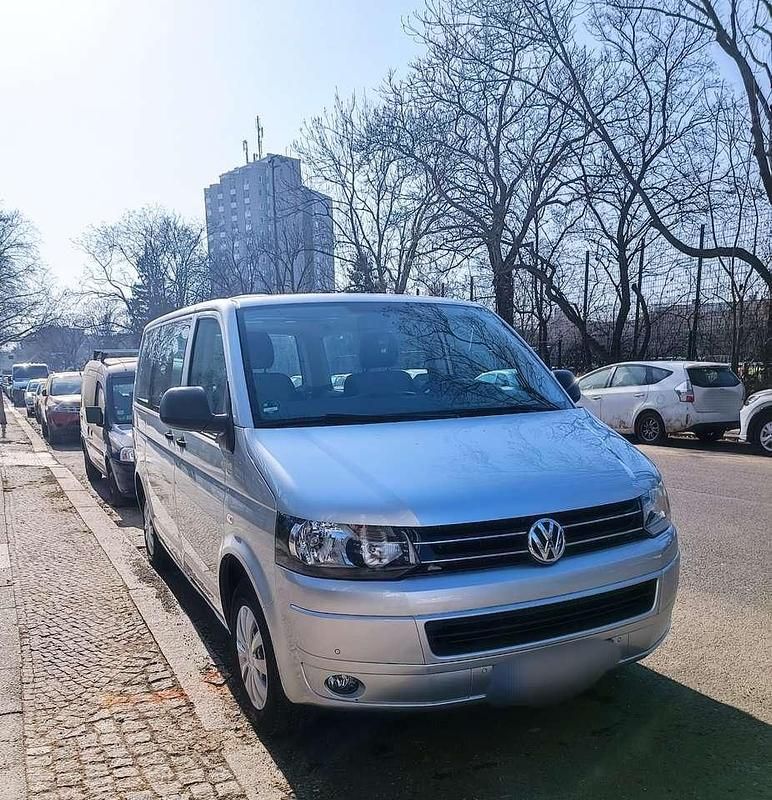 Gebraucht VW Transporter Startline 140 PS (102 kW) 2014 Silber Van
