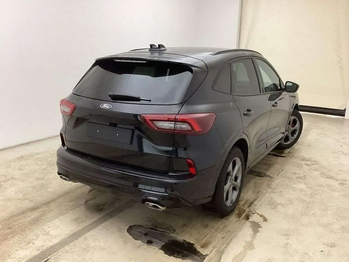 Gebraucht Ford Kuga ST-Line X 186 PS (136 kW) 2025 Schwarz SUV