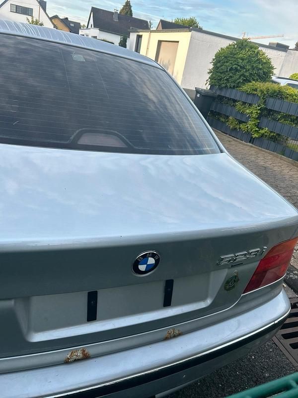 Gebraucht BMW 523 170 PS (125 kW) 1998 Silber Limousine