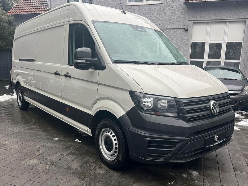 Gebraucht VW Crafter 177 PS (130 kW) 2025 Grau Van