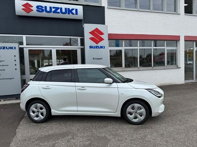 Neu Suzuki Swift Comfort 83 PS (61 kW) 2025 Weiß Kleinwagen