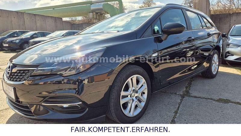 Onyx schwarz Gebraucht 2022 Opel Astra Business Kombi | 13.200 € (Superpreis) - Bild 1/4
