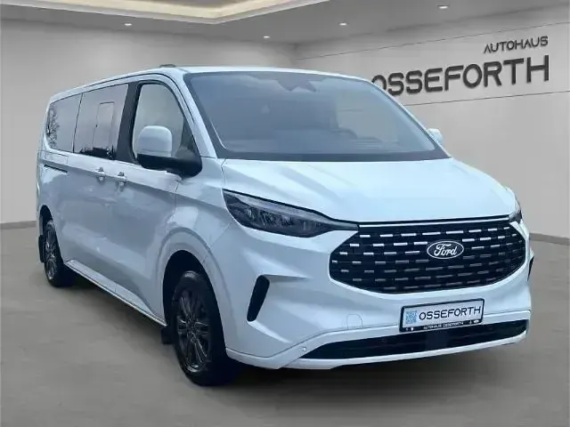 Gebraucht Ford Tourneo Custom Titanium 136 PS (100 kW) 2025 Weiss Van
