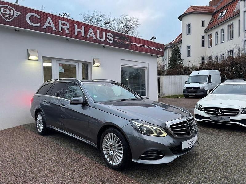 Grau Gebraucht 2015 Mercedes E220 Edition Limousine | 19.680 € (Teuer) - Bild 1/4