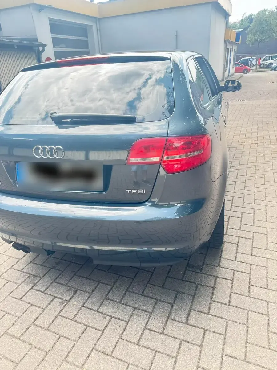 Gebraucht Audi A1 Ambiente 125 PS (91 kW) 2010 Grau Kleinwagen