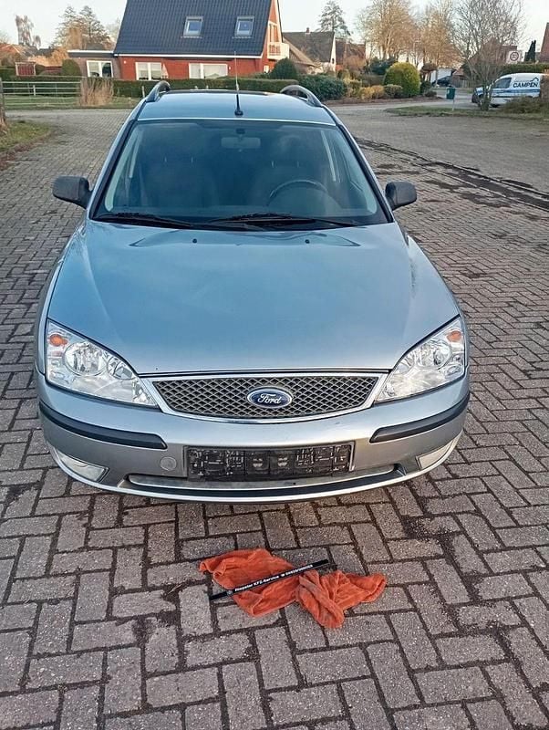 Gebraucht Ford Mondeo Ambiente 145 PS (106 kW) 2005 Grau Kombi