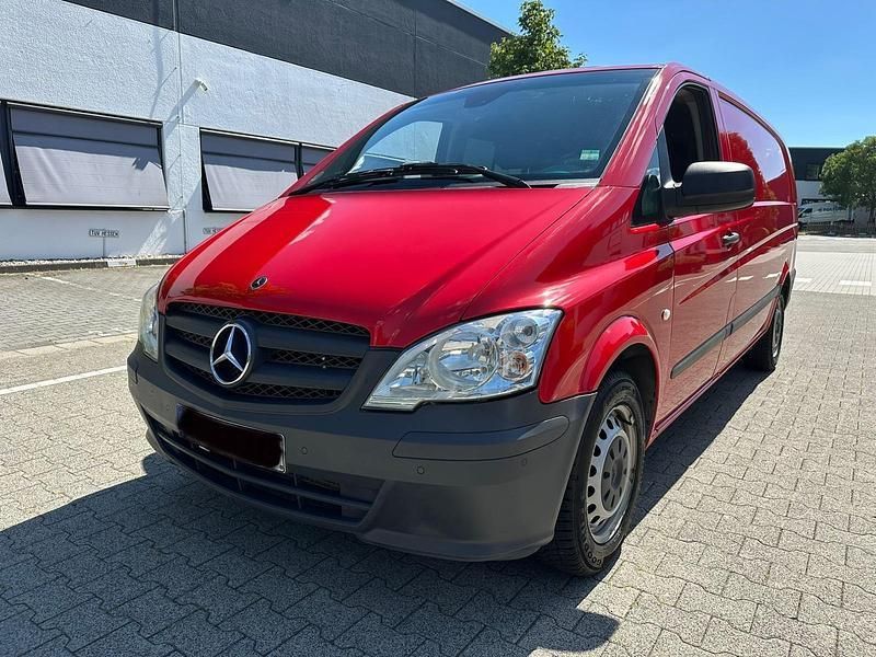 Rot Gebraucht 2016 Mercedes Vito Van / Kleinbus | 8.500 € (Guter Preis) - Bild 1/4