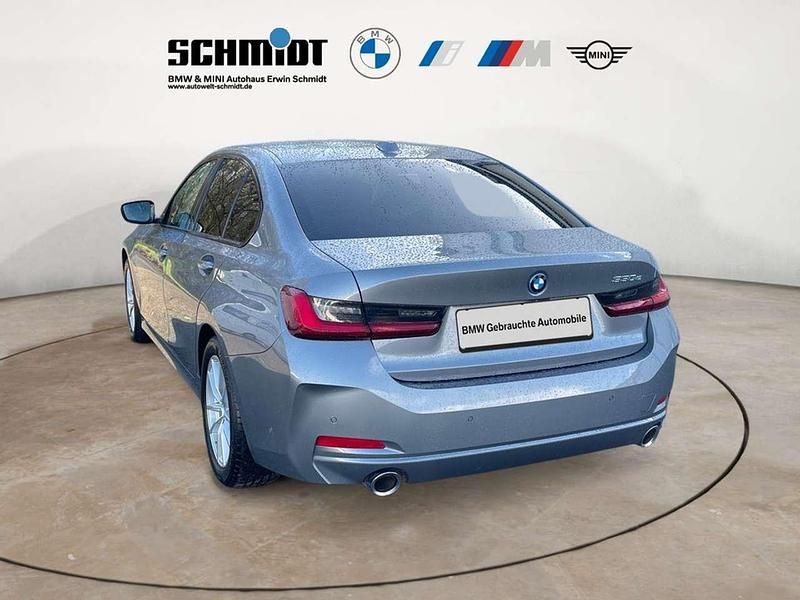 Gebraucht BMW 330e 292 PS (214 kW) 2022 Skyscraper grau metallic Limousine