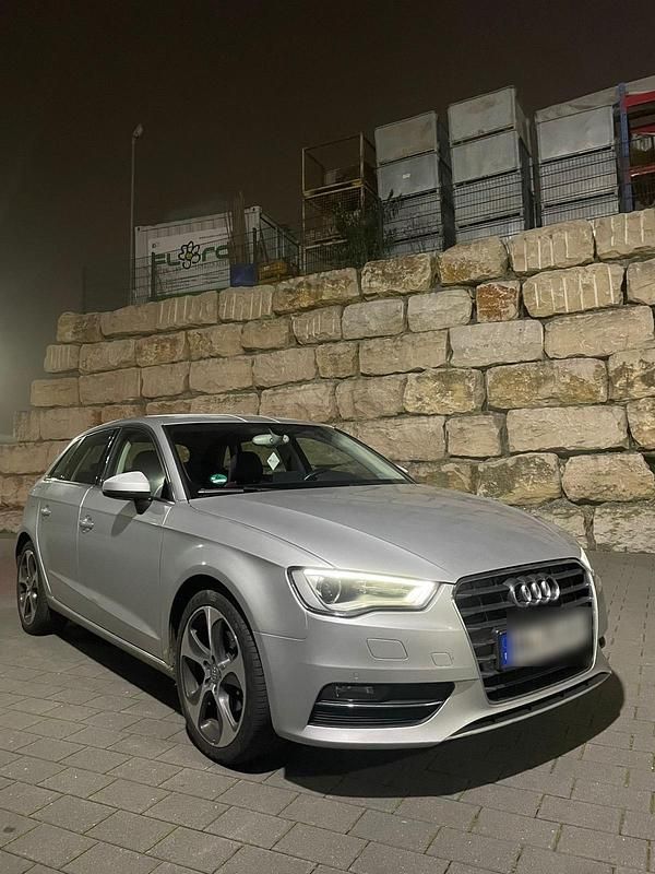Gebraucht Audi A3 Design 125 PS (91 kW) 2013 Silber Limousine