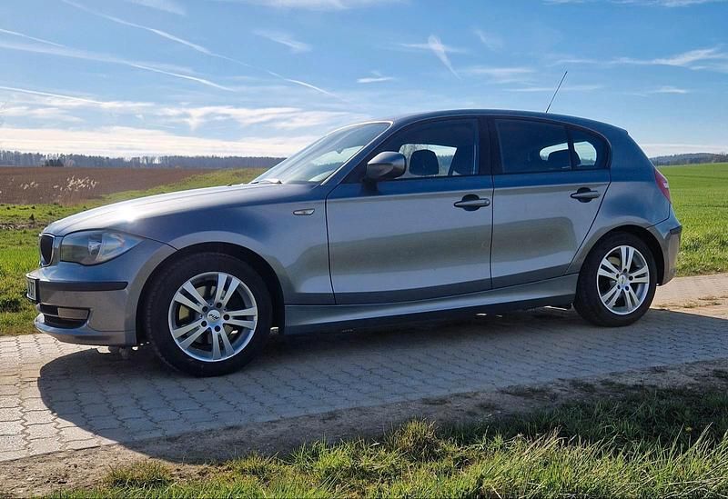 Gebraucht BMW 118 143 PS (105 kW) 2010 Grau Kleinwagen