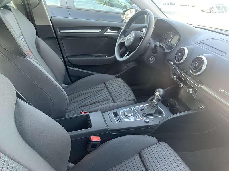 Gebraucht Audi A3 Sport 150 PS (110 kW) 2018 Schwarz Limousine