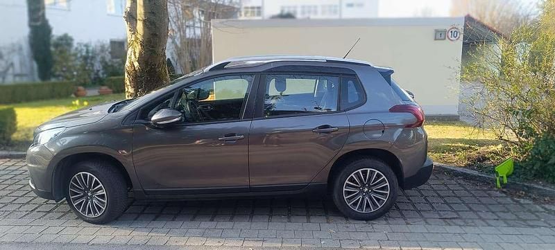 Second-hand Peugeot 2008 Active 82 CP (60 kW) 2019 Gri SUV