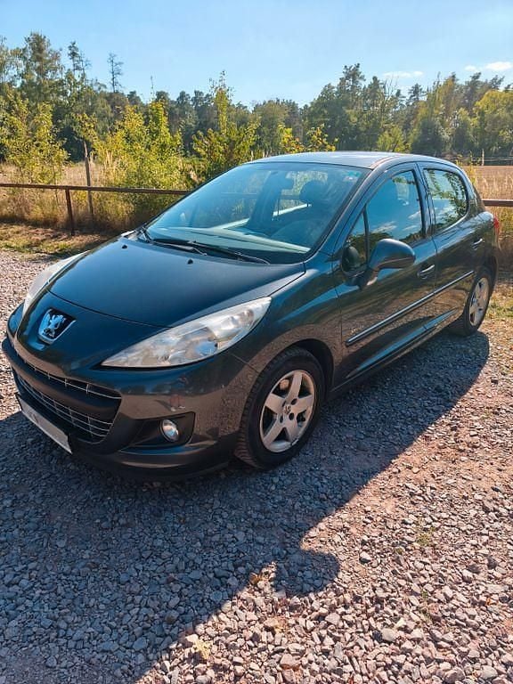 Grau Gebraucht 2012 Peugeot 207 Forever Limousine | 2.000 € (Superpreis) - Bild 1/4